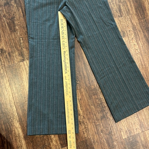 Ann Taylor Loft Women’s 12 Wide Leg Grey with Maroon pinstripes slacks - Picture 7 of 9